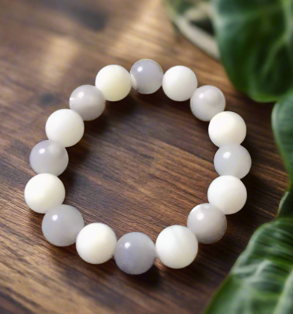 White Agate and Light Gray Mother of Pearl Ring