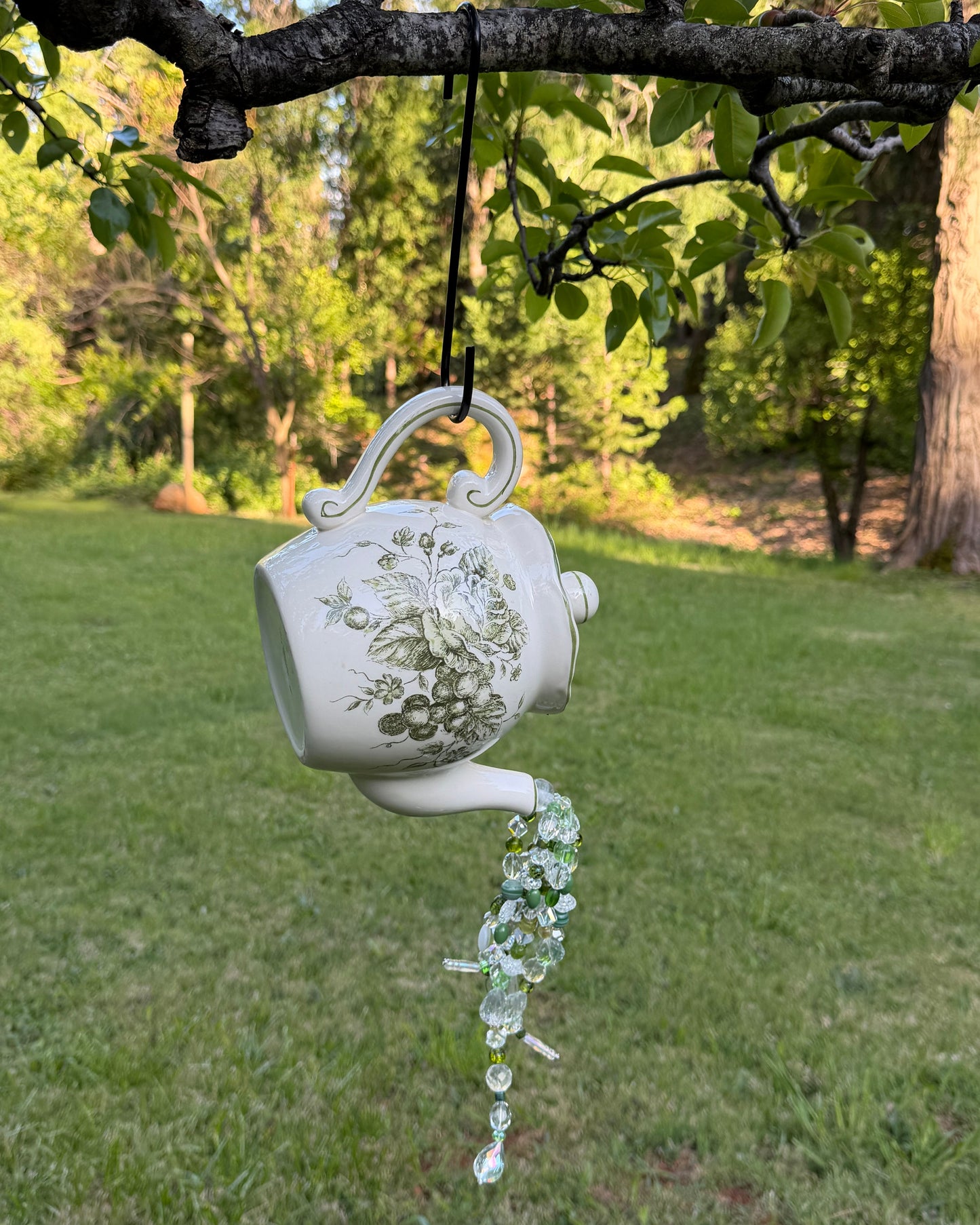 Crystal Pouring Teapot – Green & White Toile Floral Design