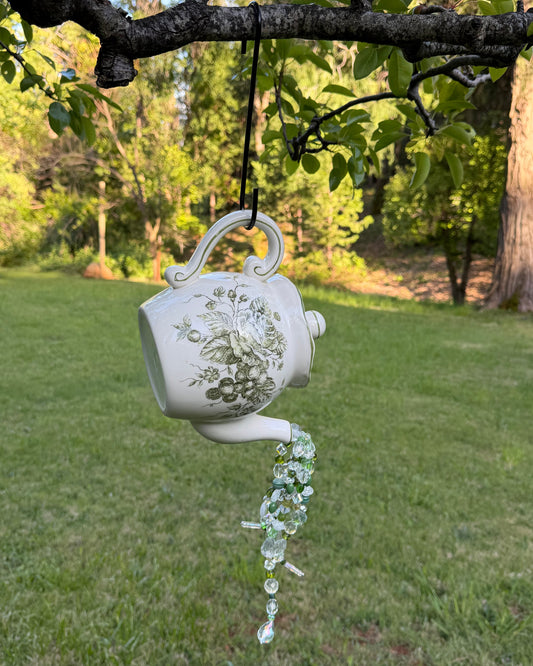 Crystal Pouring Teapot – Green & White Toile Floral Design