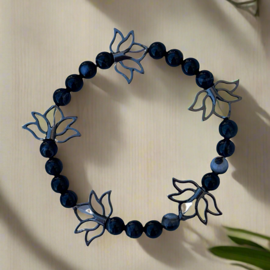 Banded Black Agate and Lotus Flower Bracelet