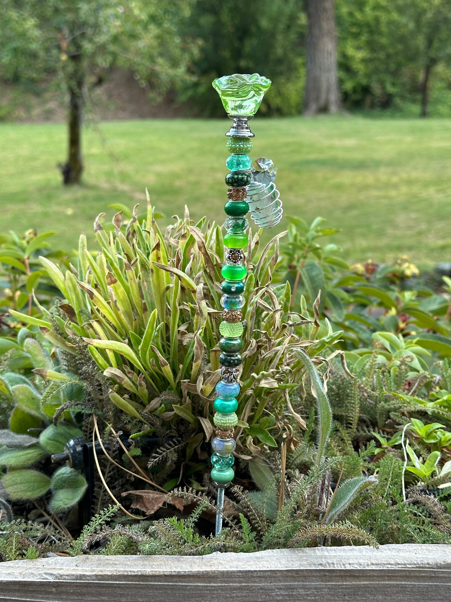 Fairy Wand Garden Stake in Green With a Green Agate Charm